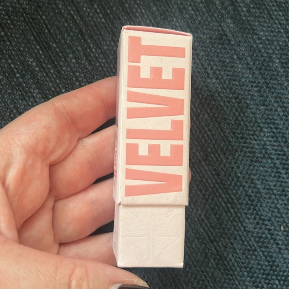 Jeffree Star VELVET TRAP HONEY SUCK ME